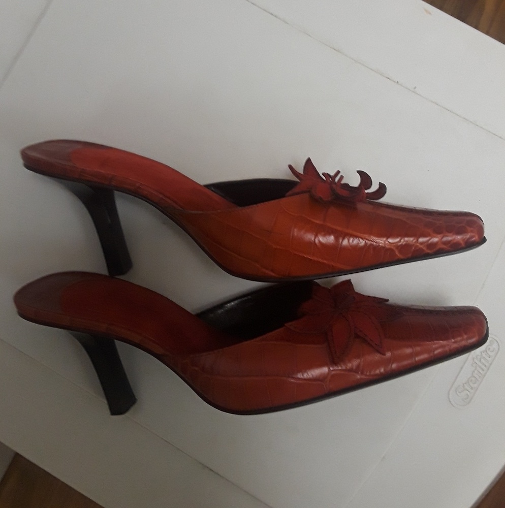 Linea Paolo Mule, Red crocodile leather